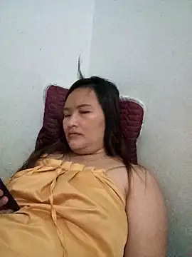 Snapshot of Tamara-a chatting on May 13, 2026, 1:29 pm Tamara-a online show from May 13, 2026, 1:29 pm