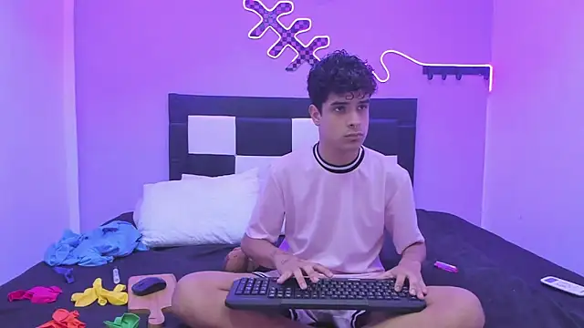 Snapshot of Lucky_boys__X chatting on January 10, 2026, 6:36 pm Lucky boys X online show from January 10, 2026, 6:36 pm