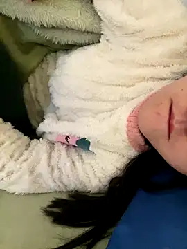 Snapshot of ruiki666 chatting on December 17, 2025, 4:06 am ruiki666 online show from December 17, 2025, 4:06 am