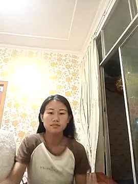 luy-xinh02 online show from September 18, 2025, 12:19 pm