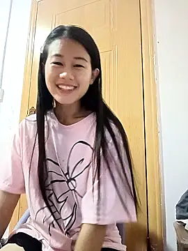 luy-xinh02 online show from October 7, 2025, 2:29 pm