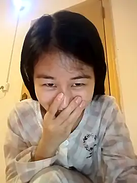 luy-xinh02 online show from October 5, 2025, 1:13 pm