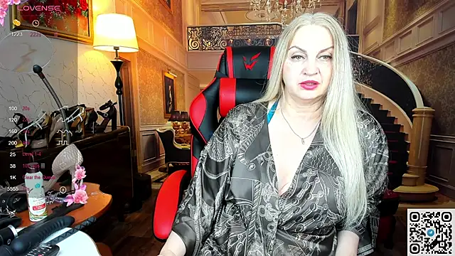 Snapshot of Nina_Devillle chatting on May 21, 2026, 12:02 pm Nina Devillle online show from May 21, 2026, 12:02 pm