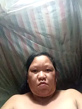 Snapshot of riso-00 chatting on October 12, 2025, 7:48 pm riso-00 online show from October 12, 2025, 7:48 pm