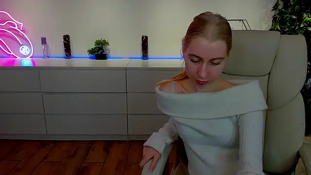 Alina Blonde online show from November 2, 2025, 6:40 am