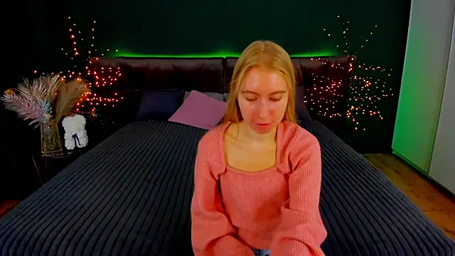 Alina Blonde online show from October 18, 2025, 5:42 am