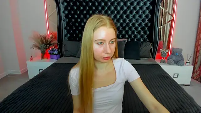 Alina Blonde online show from May 16, 2026, 6:01 am