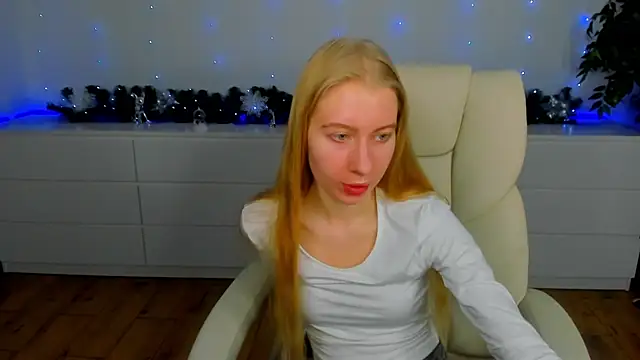 Alina Blonde online show from December 23, 2025, 6:34 am