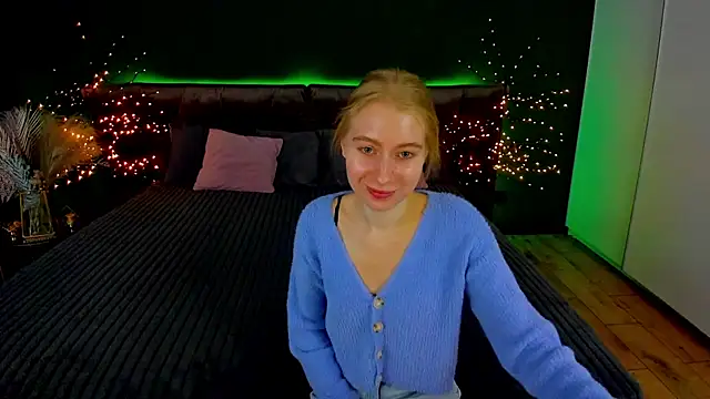 Alina Blonde online show from September 20, 2025, 5:45 am