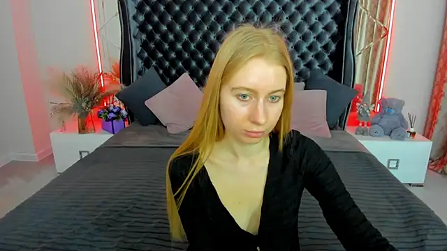 Alina Blonde online show from April 25, 2026, 1:41 pm