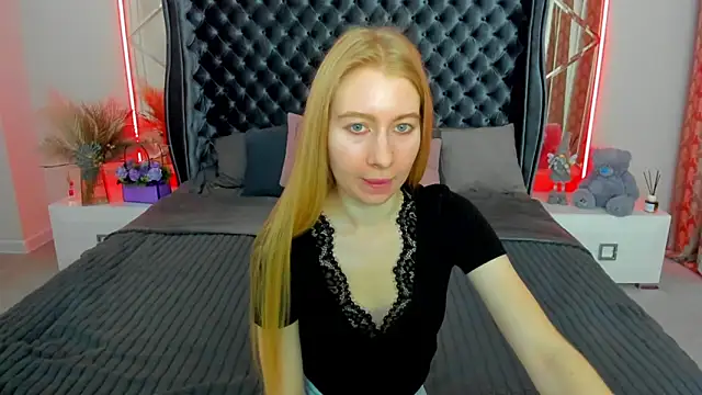 Alina Blonde online show from May 7, 2026, 5:33 am