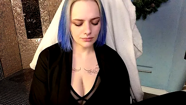 Snapshot of Eniferi chatting on January 10, 2026, 10:43 am Eniferi online show from January 10, 2026, 10:43 am