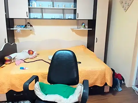 Snapshot of Soffy_Skye chatting on June 10, 2026, 4:57 am Soffy Skye online show from June 10, 2026, 4:57 am