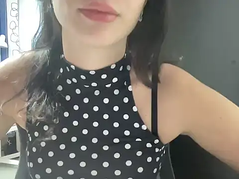 Snapshot of Toviraa chatting on August 1, 2026, 12:14 pm Toviraa online show from August 1, 2026, 12:14 pm