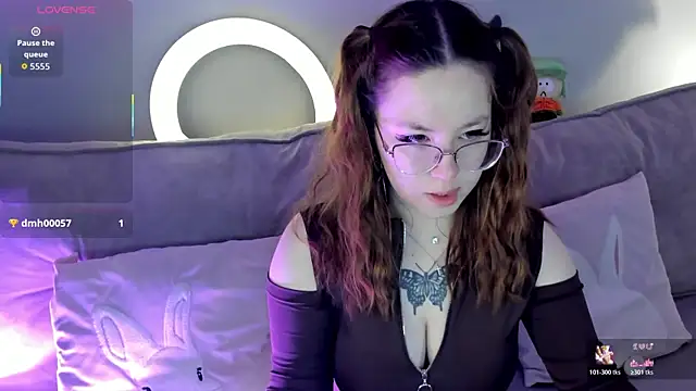 Krysadapp online show from April 14, 2026, 12:04 am