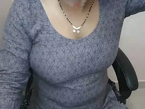 Snapshot of bold_naina chatting on October 18, 2025, 3:41 am bold naina online show from October 18, 2025, 3:41 am