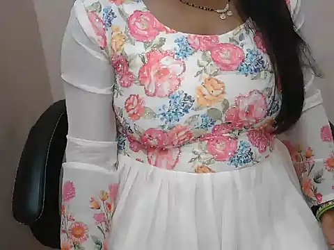 Snapshot of bold_naina chatting on November 5, 2025, 4:48 am bold naina online show from November 5, 2025, 4:48 am