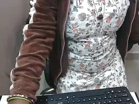 Snapshot of bold_naina chatting on December 15, 2025, 3:56 am bold naina online show from December 15, 2025, 3:56 am