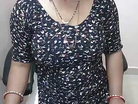 Snapshot of bold_naina chatting on November 18, 2025, 4:05 am bold naina online show from November 18, 2025, 4:05 am