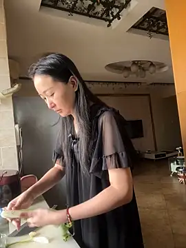 xiuchun100 online show from September 29, 2025, 3:02 am