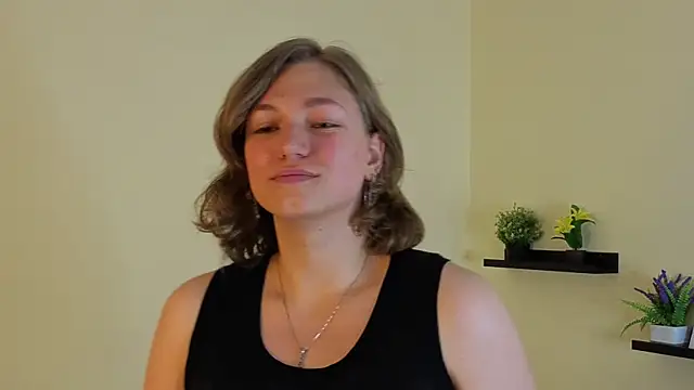 Snapshot of Nellie_Tate chatting on September 17, 2025, 6:32 pm Nellie Tate online show from September 17, 2025, 6:32 pm