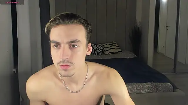 OLIVER  MARTINEZ online show from October 8, 2025, 10:32 pm