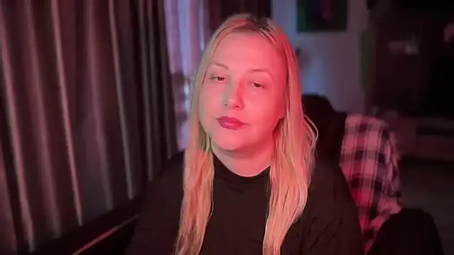 Snapshot of BikiHellena chatting on November 2, 2025, 5:56 am BikiHellena online show from November 2, 2025, 5:56 am