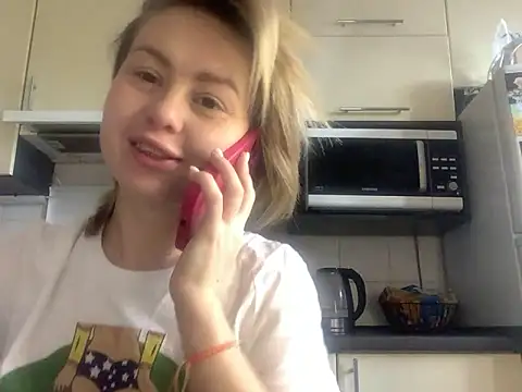 MartaLuna  online show from December 22, 2025, 8:25 am