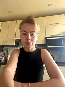 MartaLuna  online show from October 29, 2025, 7:18 am