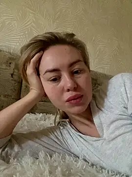 Snapshot of MartaLuna_ chatting on October 12, 2025, 8:26 am MartaLuna online show from October 12, 2025, 8:26 am