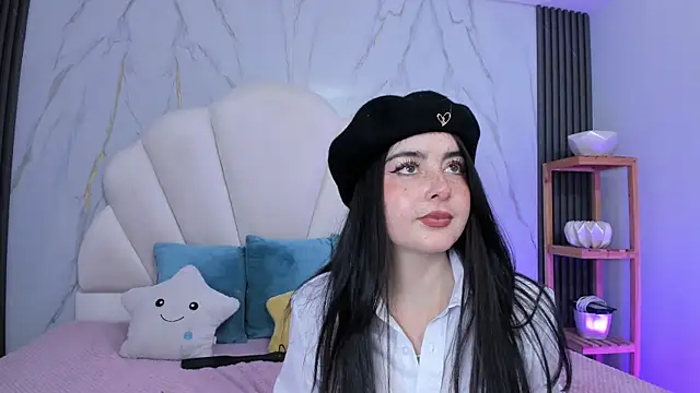 Snapshot of Ashleypetit chatting on April 25, 2026, 12:52 pm Ashleypetit online show from April 25, 2026, 12:52 pm