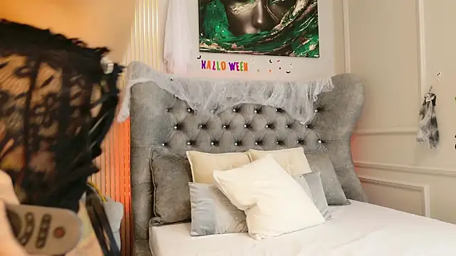 MeganXDesire online show from October 27, 2025, 5:52 am