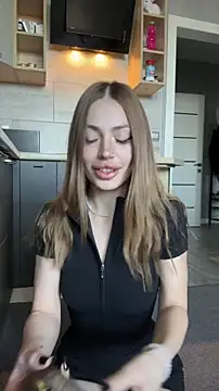 Snapshot of Elizabeth_Tay chatting on February 12, 2026, 9:53 am Elizabeth Tay online show from February 12, 2026, 9:53 am