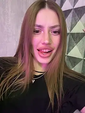 Snapshot of Elizabeth_Tay chatting on March 18, 2026, 6:31 pm Elizabeth Tay online show from March 18, 2026, 6:31 pm