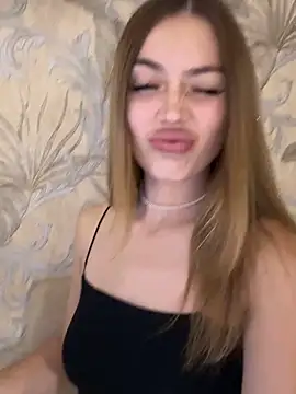 Elizabeth Tay online show from November 5, 2025, 7:06 pm