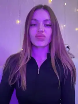 Snapshot of Elizabeth_Tay chatting on December 20, 2025, 7:28 pm Elizabeth Tay online show from December 20, 2025, 7:28 pm