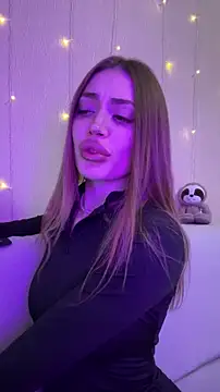 Snapshot of Elizabeth_Tay chatting on December 17, 2025, 6:57 pm Elizabeth Tay online show from December 17, 2025, 6:57 pm