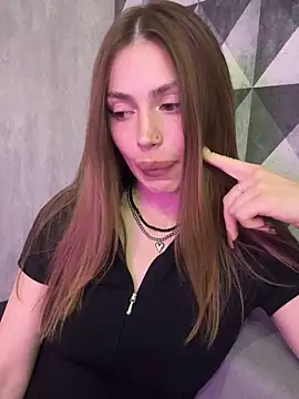 Snapshot of Elizabeth_Tay chatting on April 3, 2026, 6:25 pm Elizabeth Tay online show from April 3, 2026, 6:25 pm