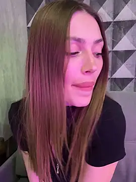 Snapshot of Elizabeth_Tay chatting on March 13, 2026, 6:35 pm Elizabeth Tay online show from March 13, 2026, 6:35 pm