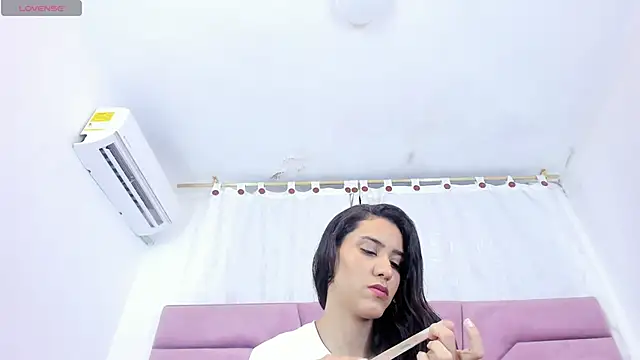 Snapshot of miajhonsonx chatting on May 7, 2026, 1:47 pm miajhonsonx online show from May 7, 2026, 1:47 pm