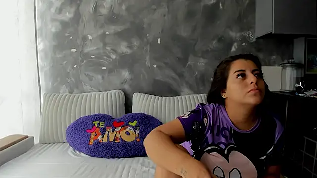 Snapshot of EvelynBun chatting on February 24, 2026, 1:56 pm EvelynBun online show from February 24, 2026, 1:56 pm