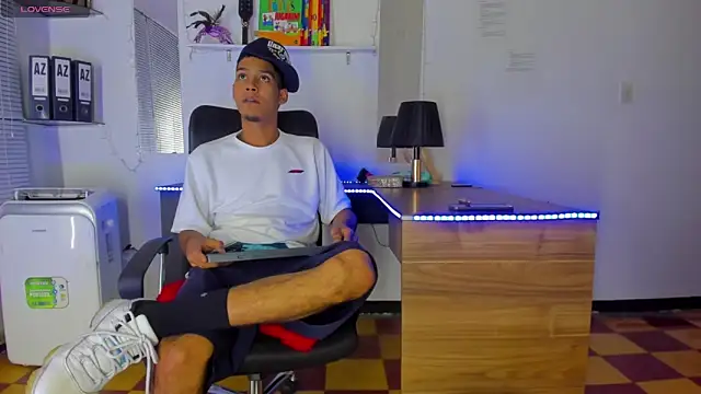 Snapshot of xxKamadevaxx chatting on November 7, 2025, 12:53 pm xxKamadevaxx online show from November 7, 2025, 12:53 pm