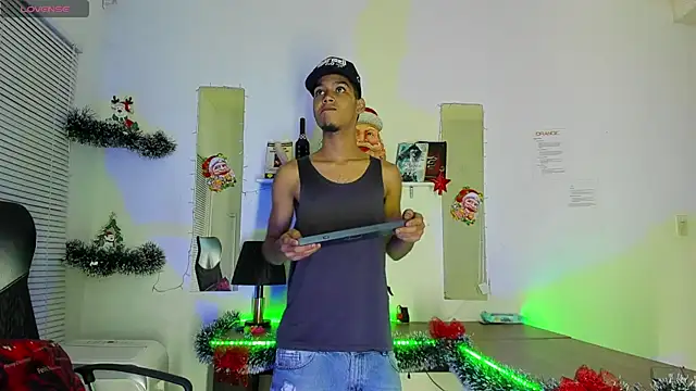 Snapshot of xxKamadevaxx chatting on December 2, 2025, 12:40 pm xxKamadevaxx online show from December 2, 2025, 12:40 pm