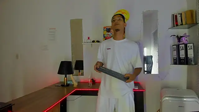 Snapshot of xxKamadevaxx chatting on November 19, 2025, 1:00 pm xxKamadevaxx online show from November 19, 2025, 1:00 pm