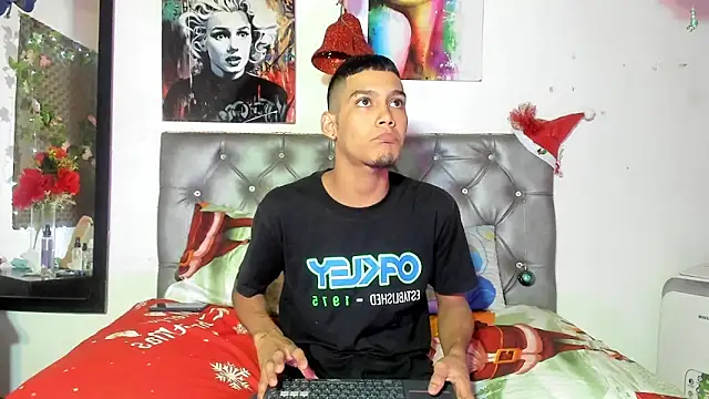 Snapshot of xxKamadevaxx chatting on December 4, 2025, 12:37 pm xxKamadevaxx online show from December 4, 2025, 12:37 pm