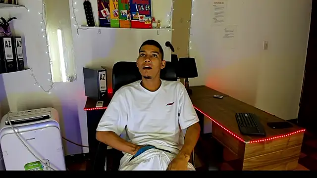 Snapshot of xxKamadevaxx chatting on November 25, 2025, 12:38 pm xxKamadevaxx online show from November 25, 2025, 12:38 pm