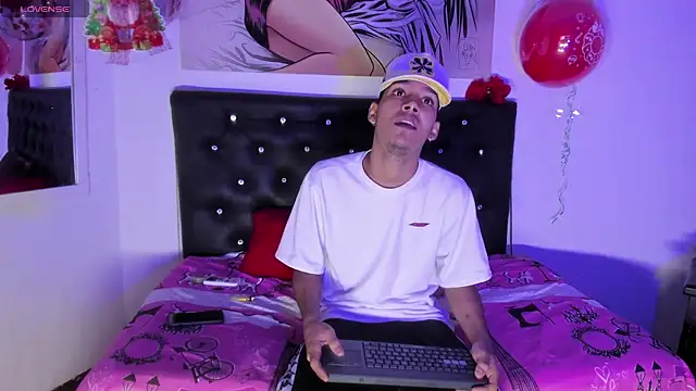 Snapshot of xxKamadevaxx chatting on December 16, 2025, 12:53 pm xxKamadevaxx online show from December 16, 2025, 12:53 pm