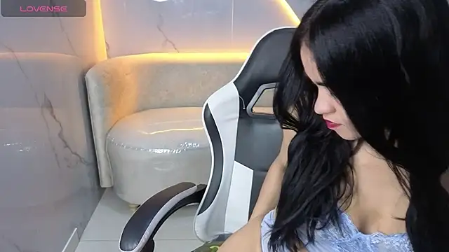 Maia Tx online show from November 11, 2025, 1:06 pm