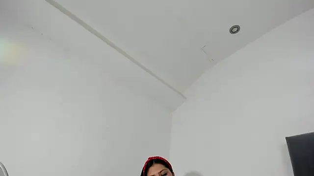 Shantal  G online show from September 27, 2025, 5:57 am