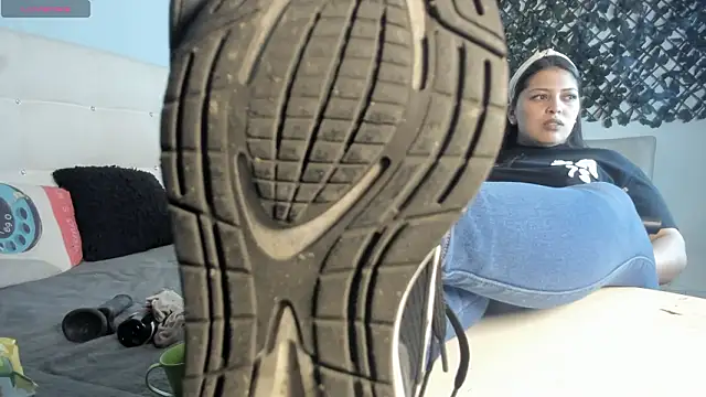 Snapshot of Shantal__G chatting on January 19, 2026, 4:22 pm Shantal G online show from January 19, 2026, 4:22 pm